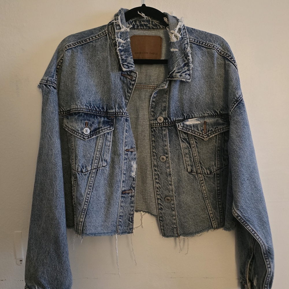 American Eagle Outfitters Cropped Blue Denim Jacket